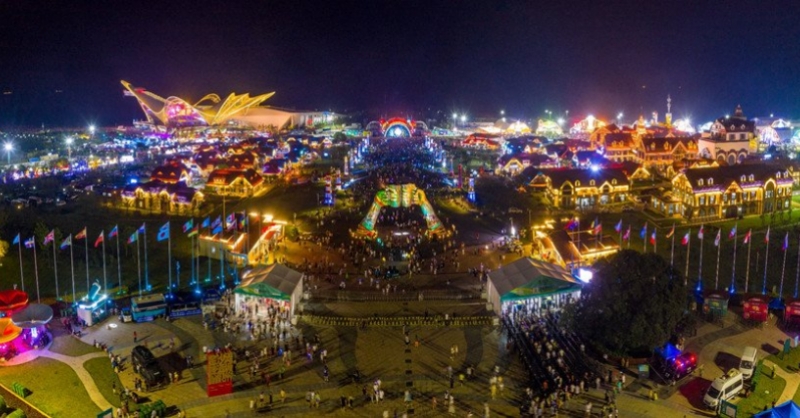 啤酒節開幕一周接待游客203.6萬人次，消費啤酒859噸