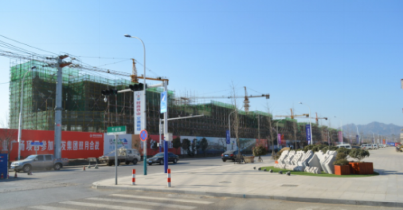 黃發鐵山特色商街項目順利封頂